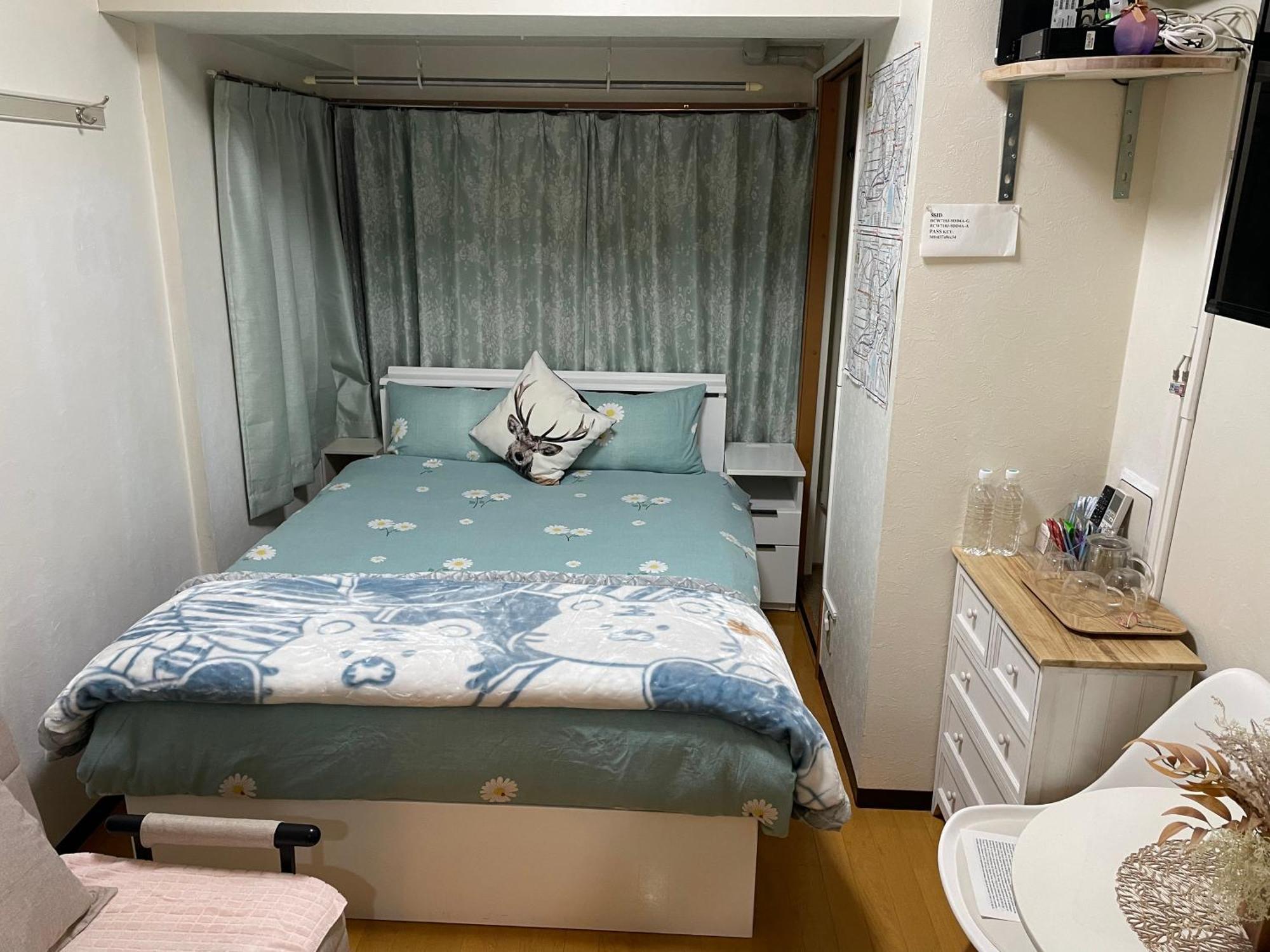 新宿安靜の家-A Quiet Home In Shinjuku - A 26 Square Meter Double Bed Room That Feels Like Home206, Tokyo